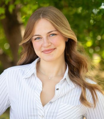 Portrait of Ava Schmandt, Commercial Realtor.